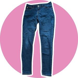 Jennifer Lopez // Skinny Jeans